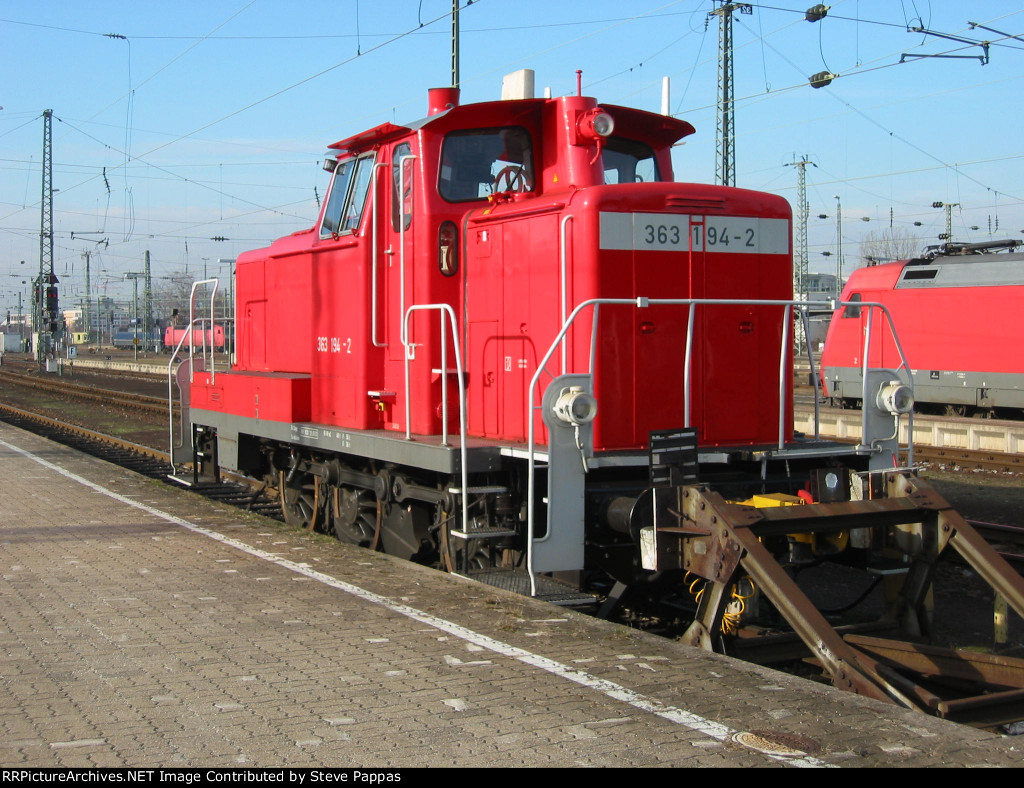 Karlsruehe Bahnhof 363 class switcher